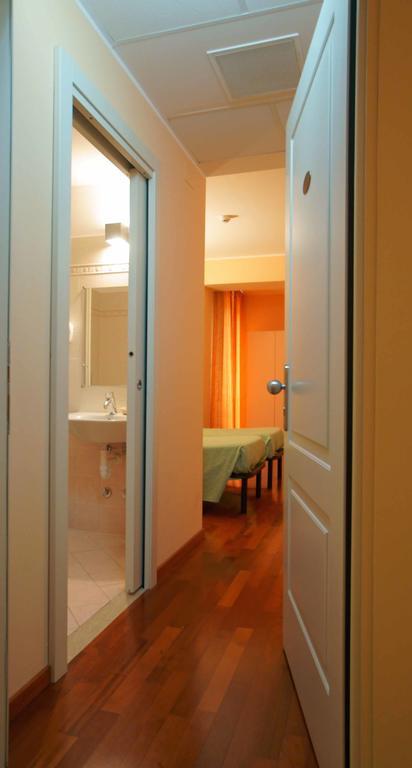 Caprice Hotel Avigliana Szoba fotó